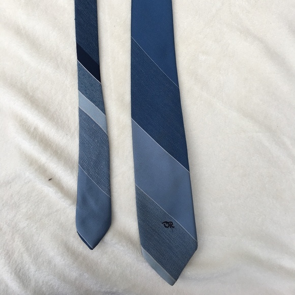 Oscar de la Renta tie - Picture 2 of 4